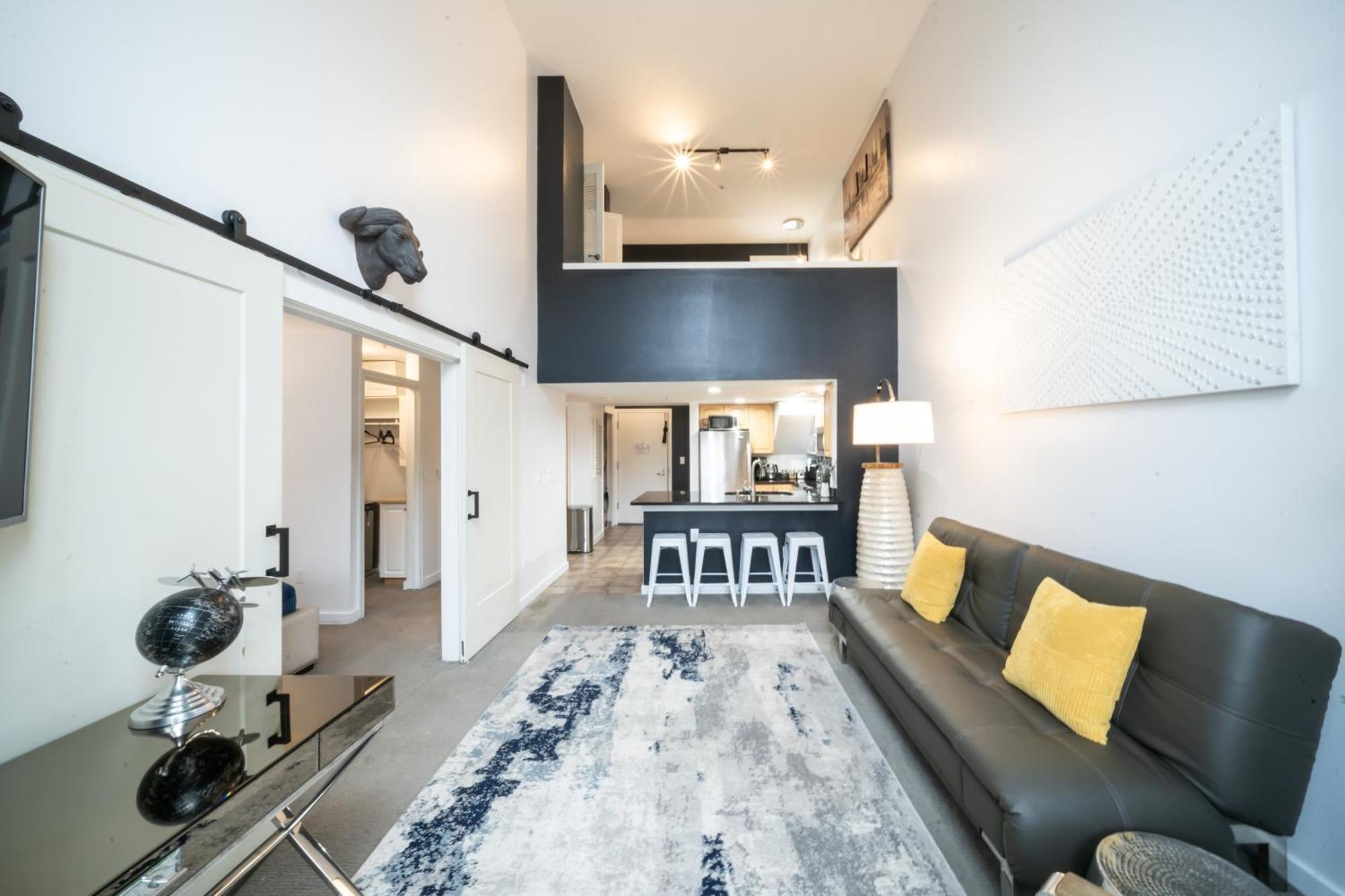 Modern Downtown Top Floor Penthouse With Bay Views 西雅图 外观 照片